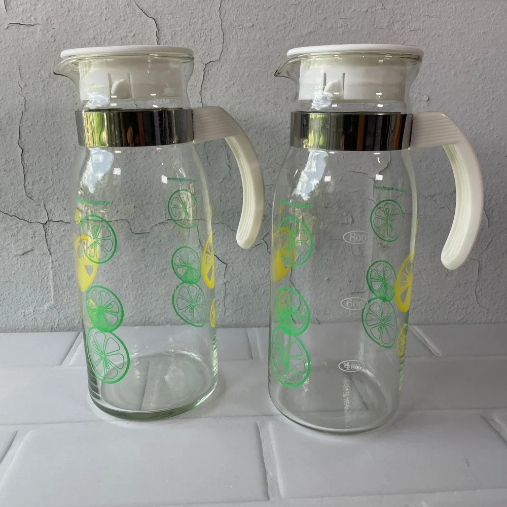 Set of 2 Glass Citrus Pitchers Vintage Pyrex Lemon Lime 800ml Carafes Welcome